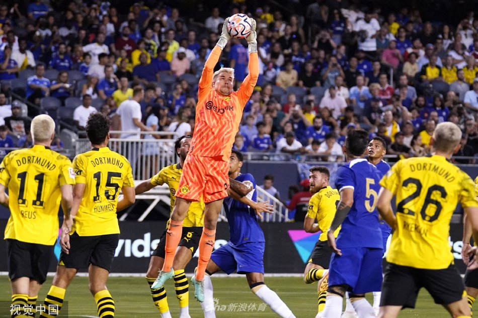 事业及国际 事业及国际