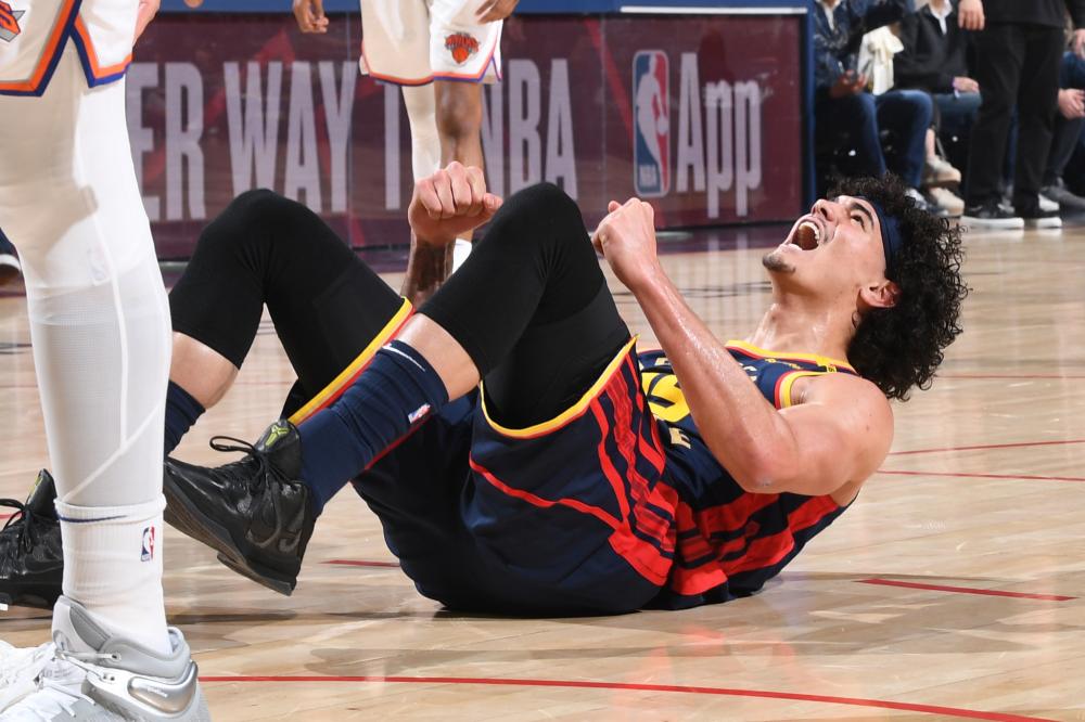 他们通过高 他们通过高