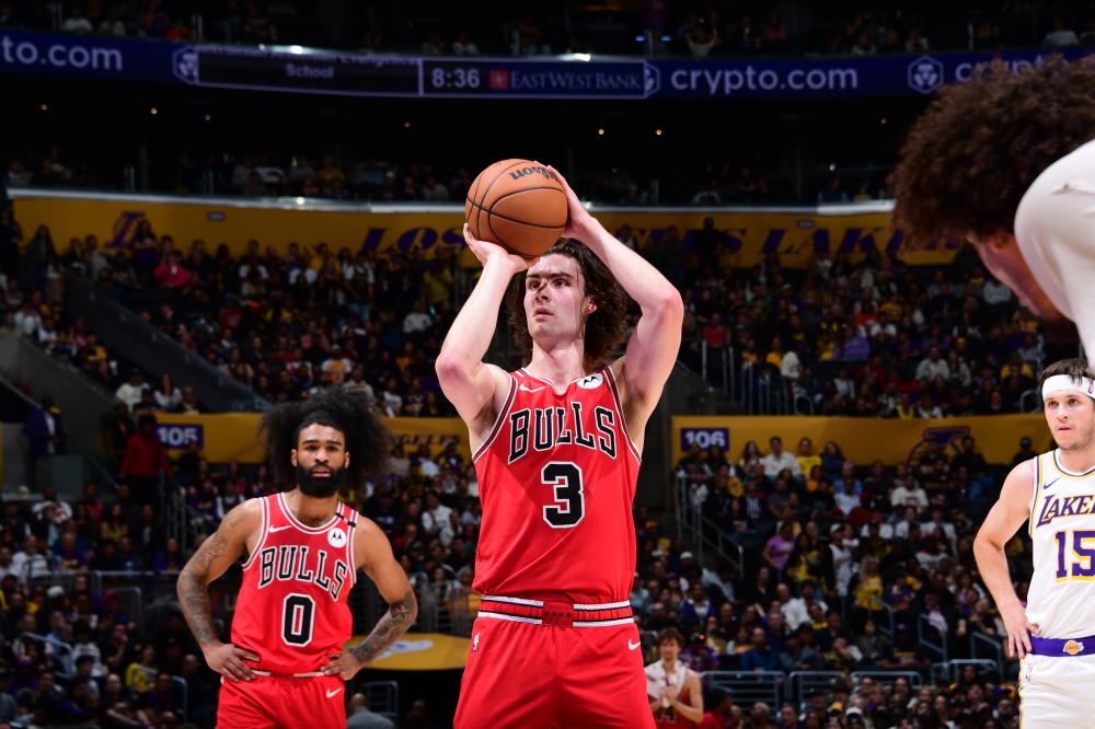 钟由中场球 钟由中场球